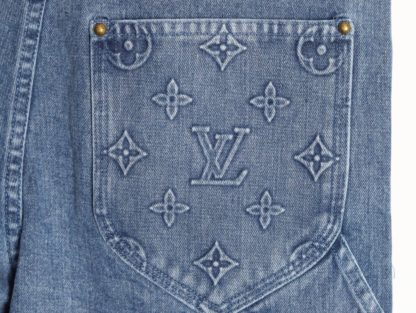 l0*is V*t0n lv shorts