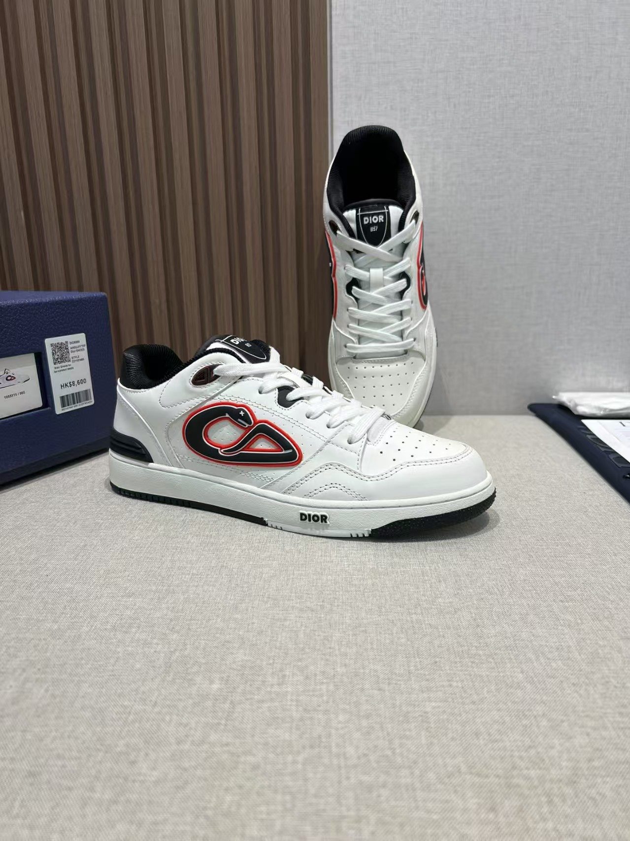 ua D*or sneakers