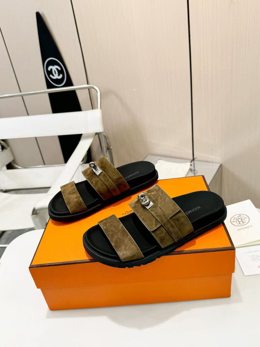 ua H**me5 jackson sandal