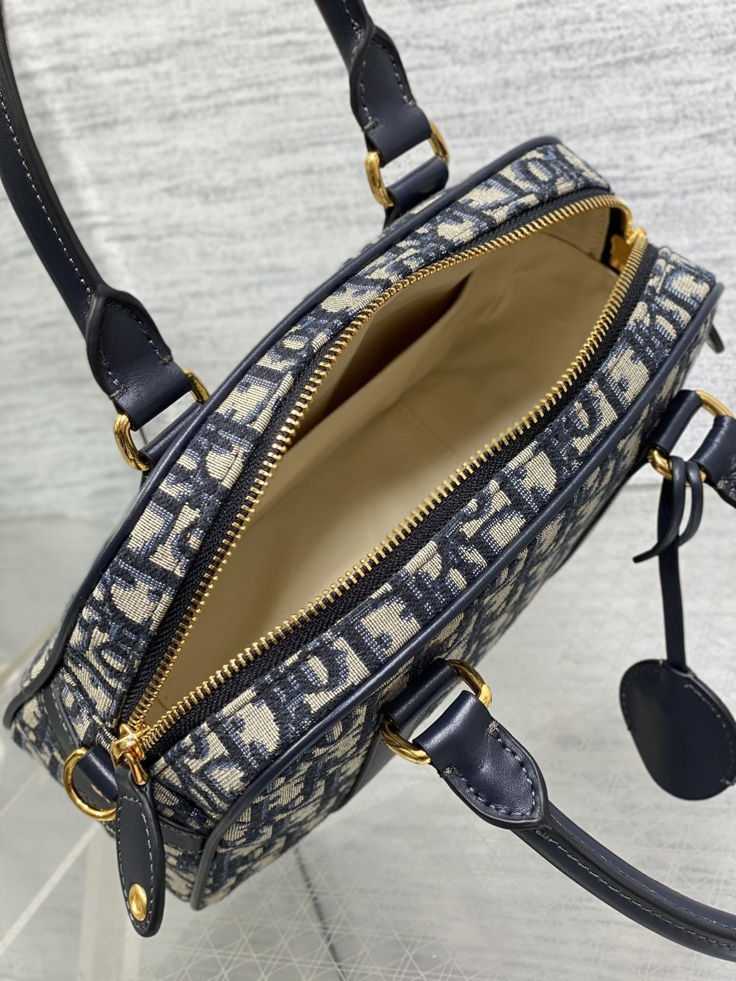 D*or medium d-vibe bowling bag 25x16x9.5cm