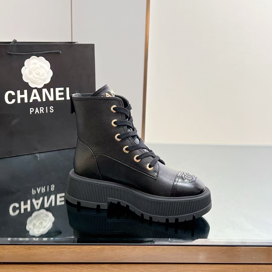 ua Ch*el boots