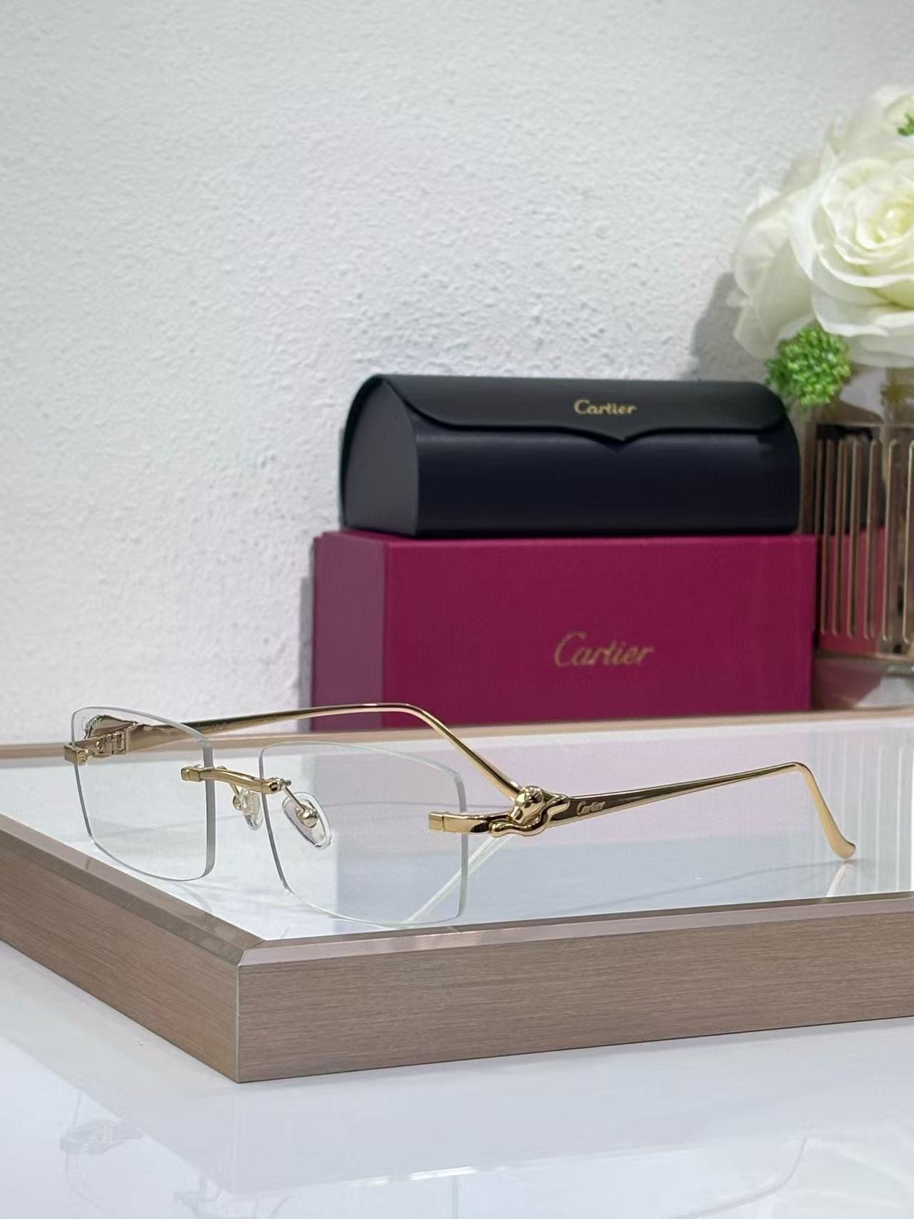 Ca*t*er glasses
