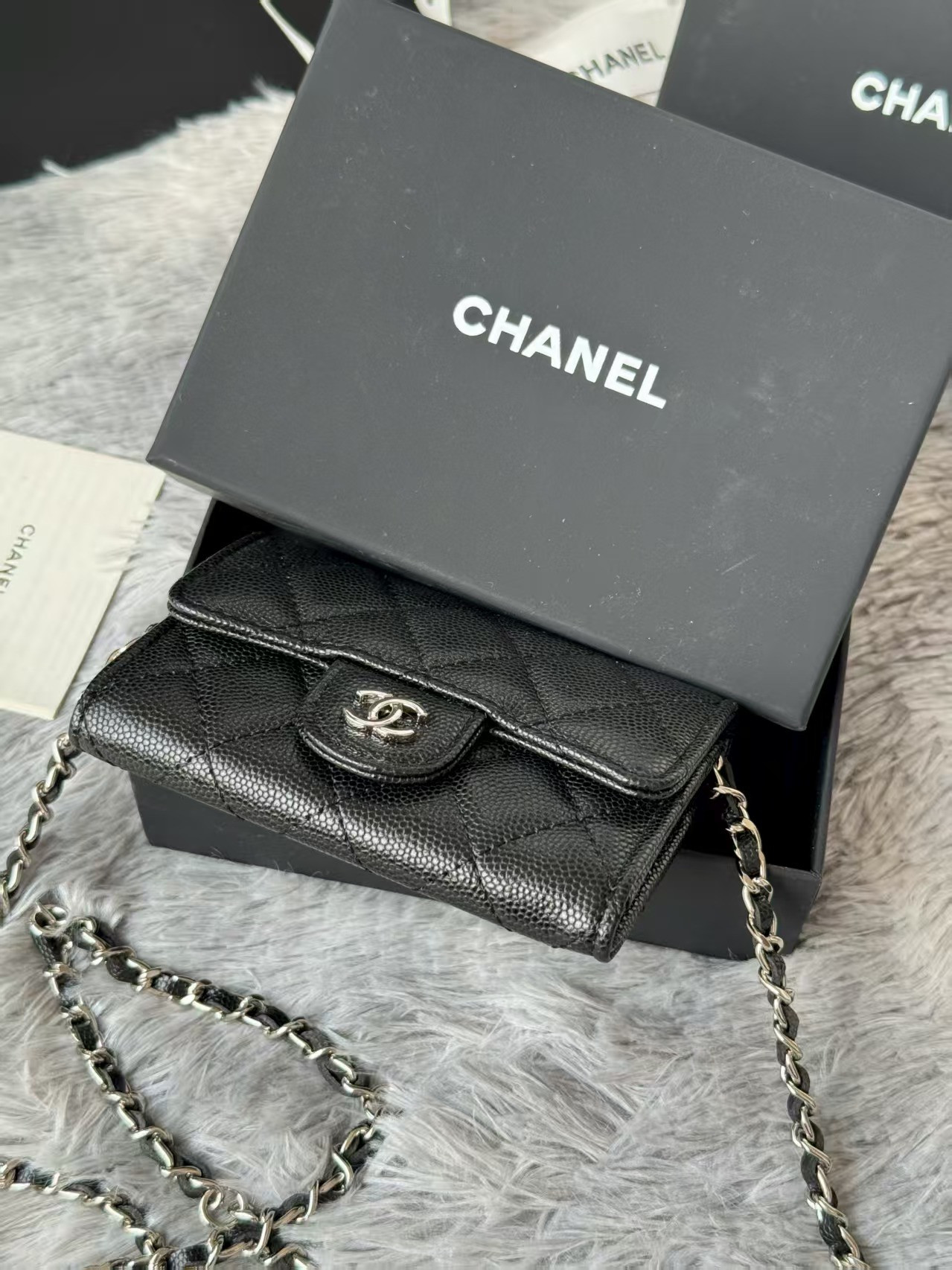 Ch*el wallet on chain 11x7.5x2cm