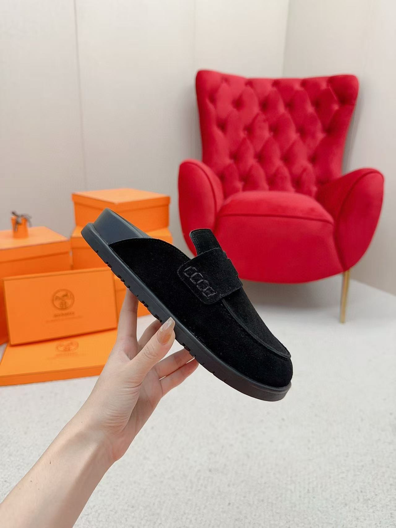 ua H**me5 slippers