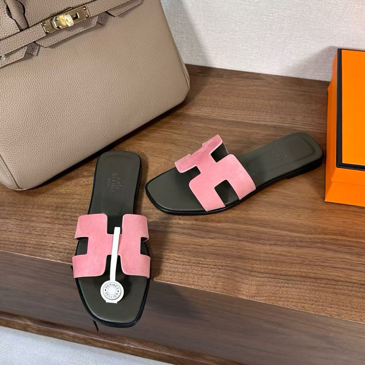 ua H**me5 oran sandal