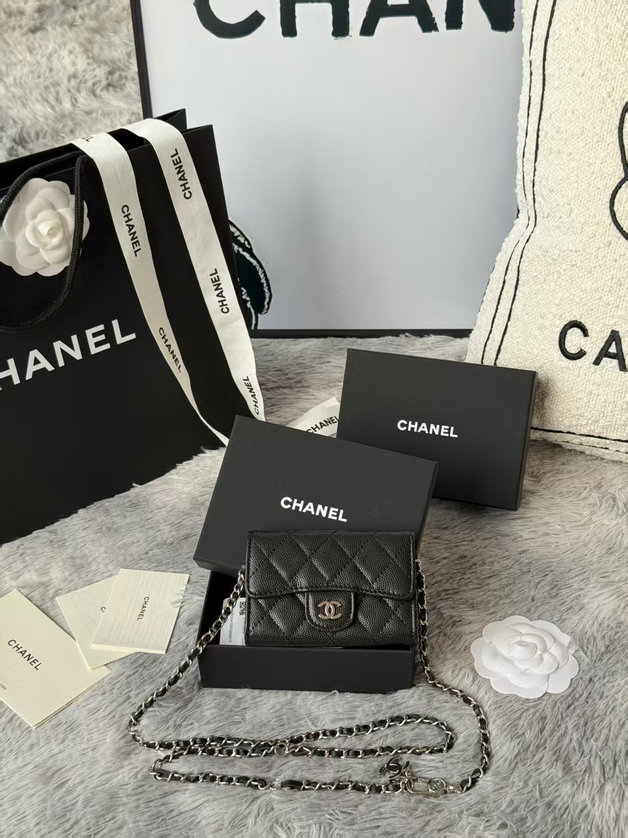 Ch*el wallet on chain 11x7.5x2cm