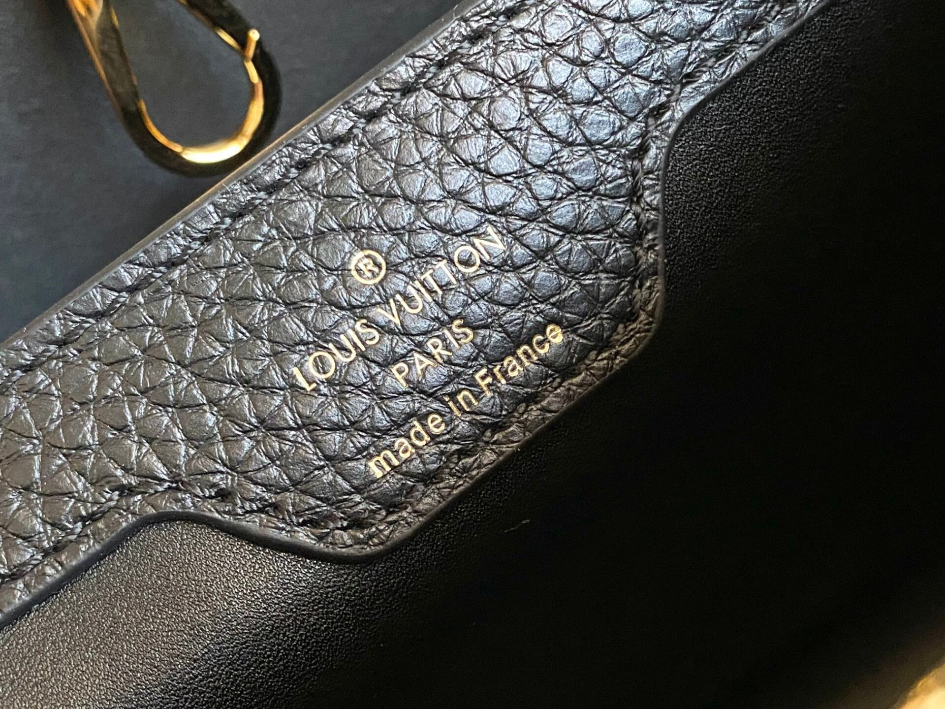 LV Capucines Medium M23263 30x20x11cm