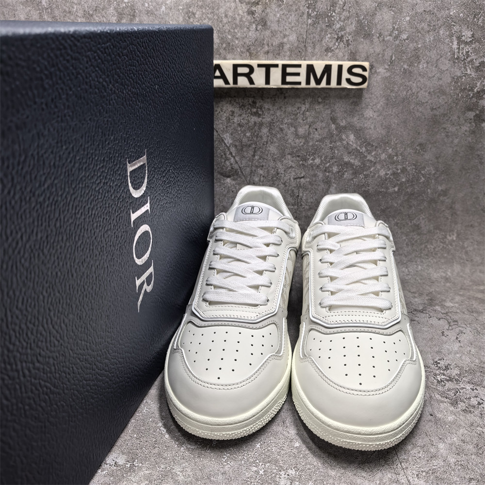 ua D*or sneaker