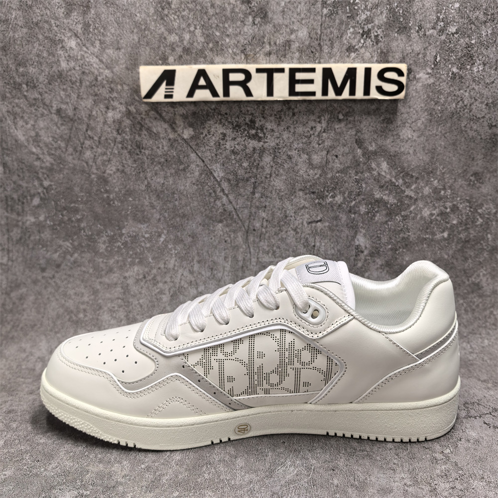 ua D*or sneaker