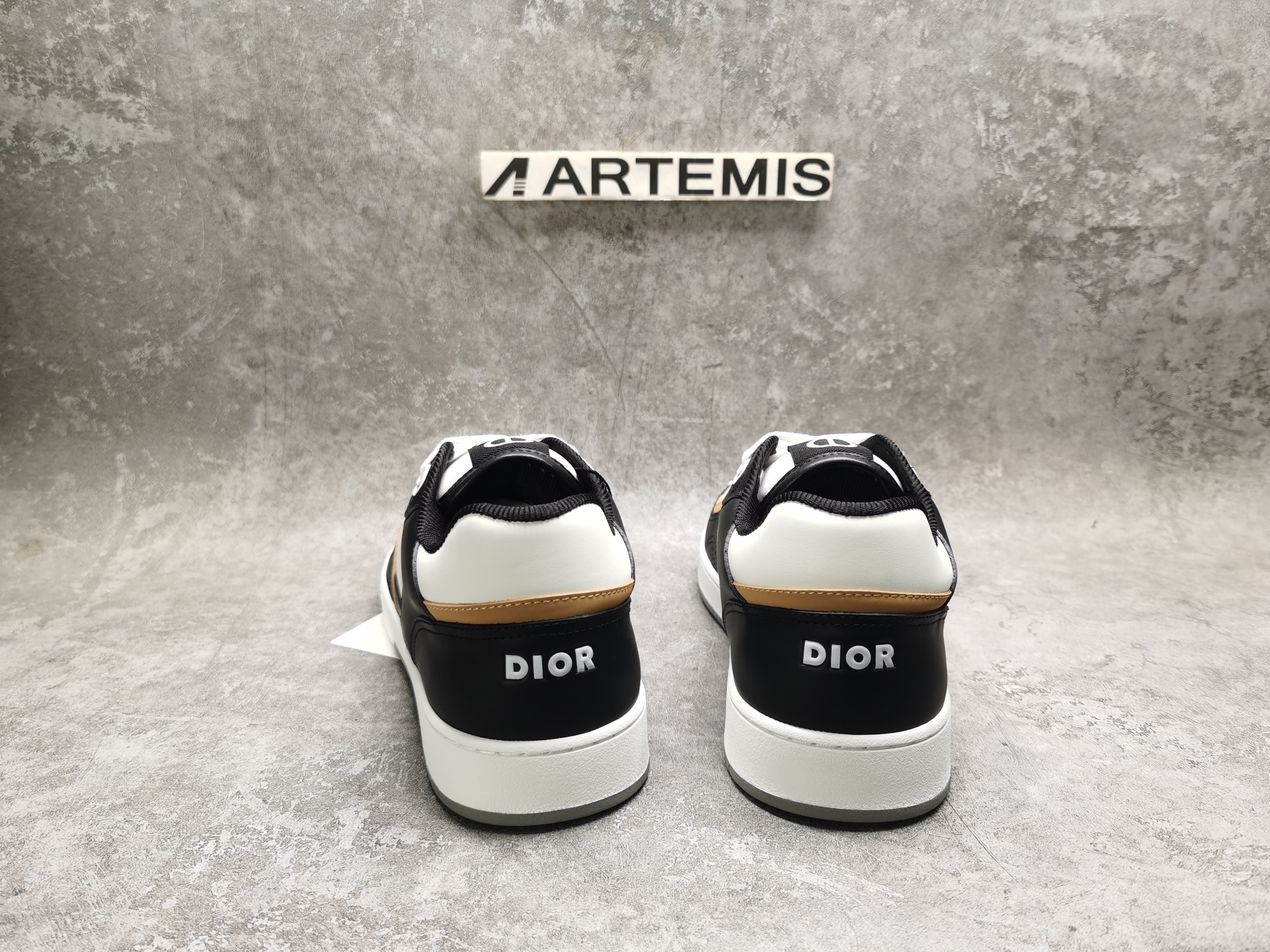 ua D*or b27 sneaker