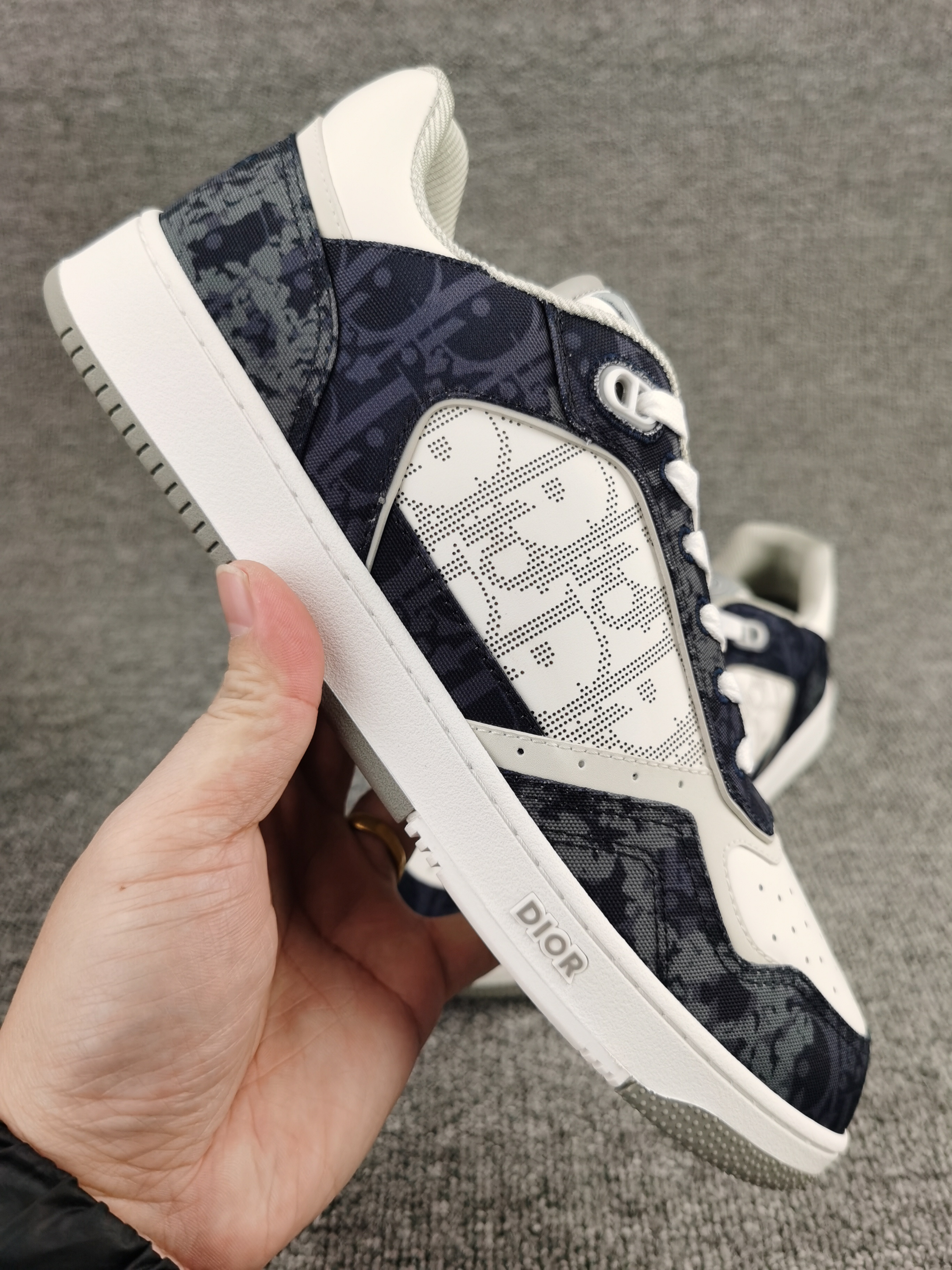 ua D*or b27 sneaker
