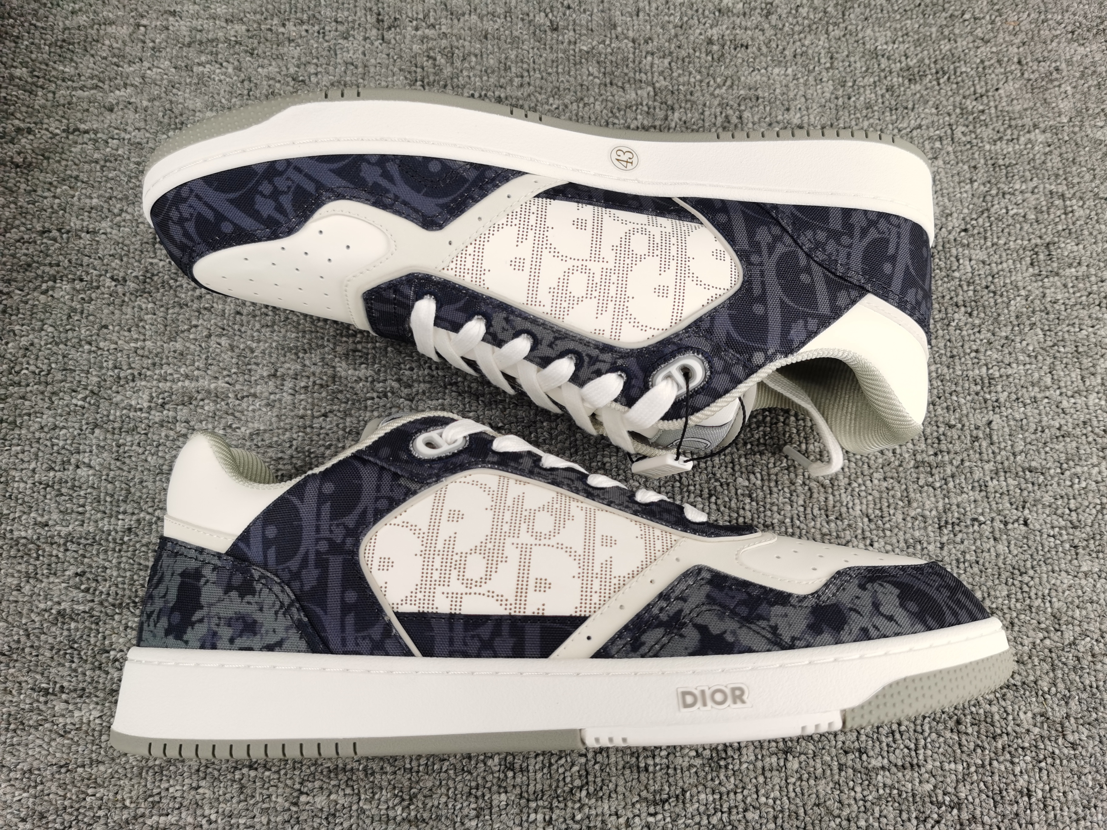 ua D*or b27 sneaker
