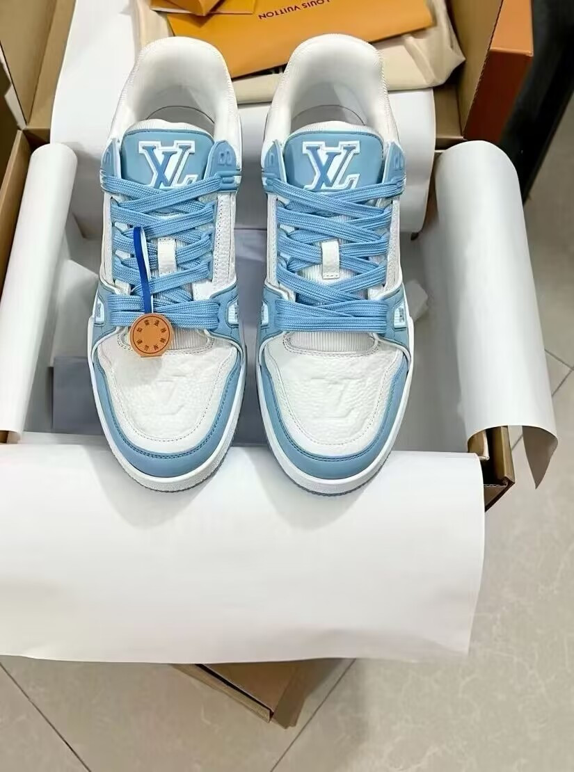 ua l0*is V*t0n lv trainer low white sky blue
