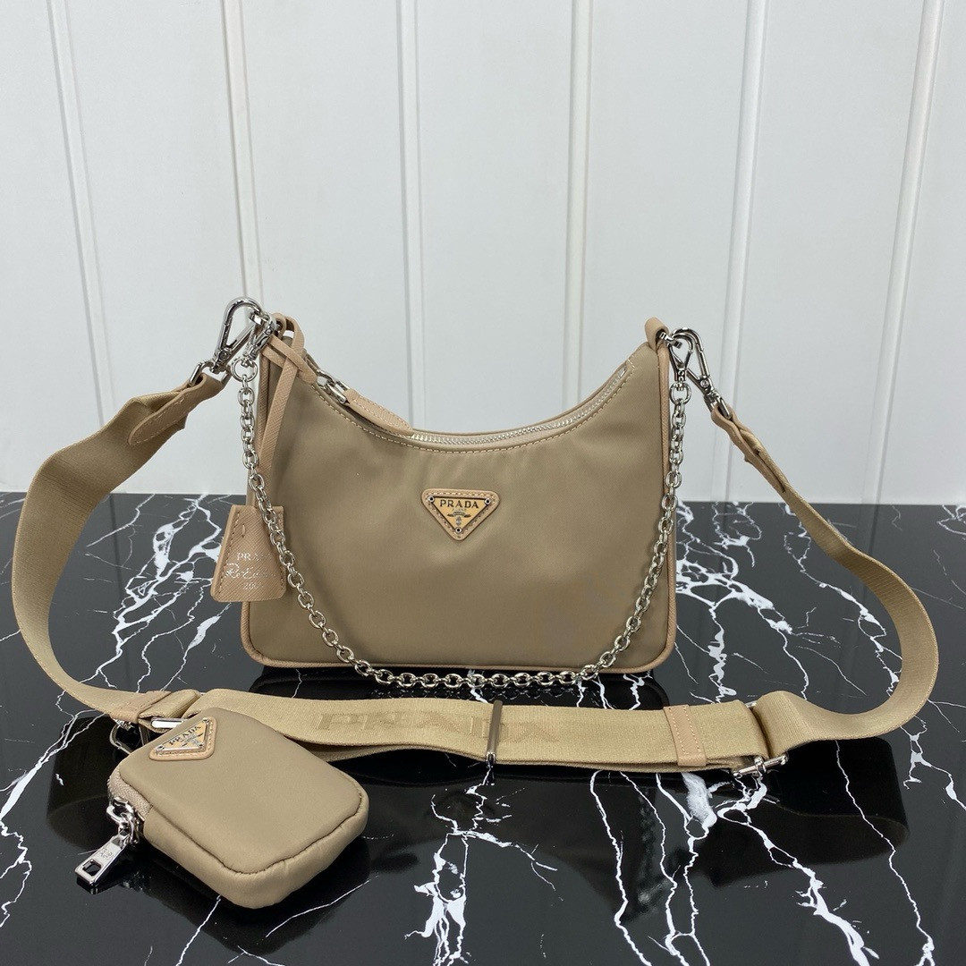 Pra*a re-edition 2005 re-nylon bag