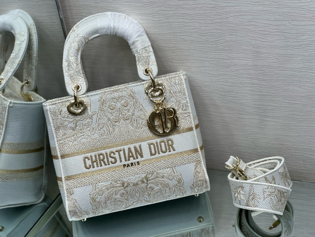medium D*or lady d-lite bag 24 x 20 x 11 cm