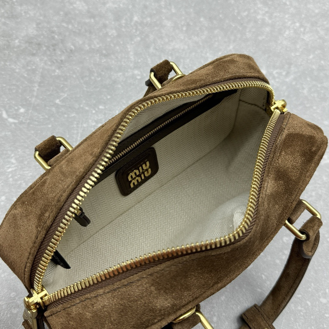 MIU MIU Arcadie matelassé nappa leather bag 22x10.5x7.5cm