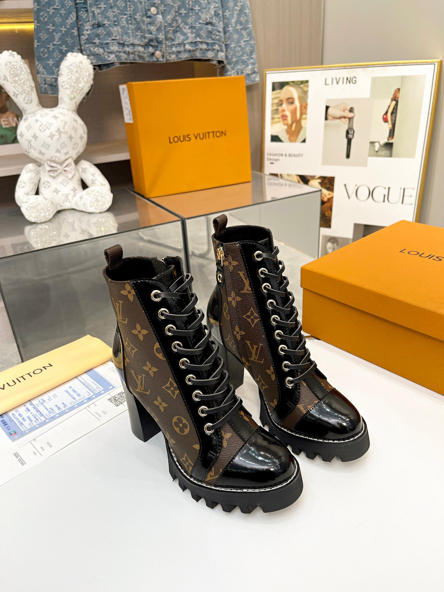 UA LV 21SS Boots