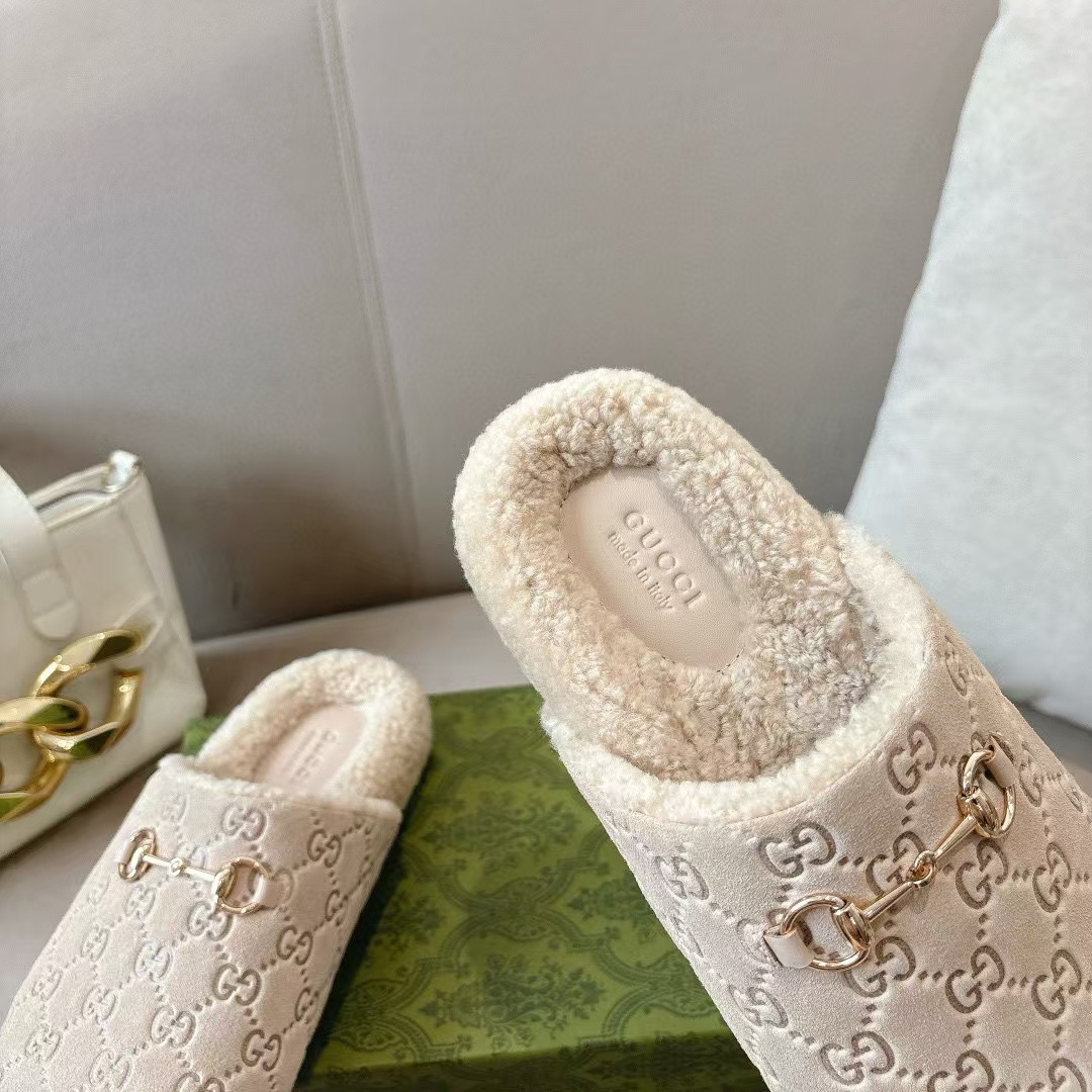 ua G*u*i cotton slippers
