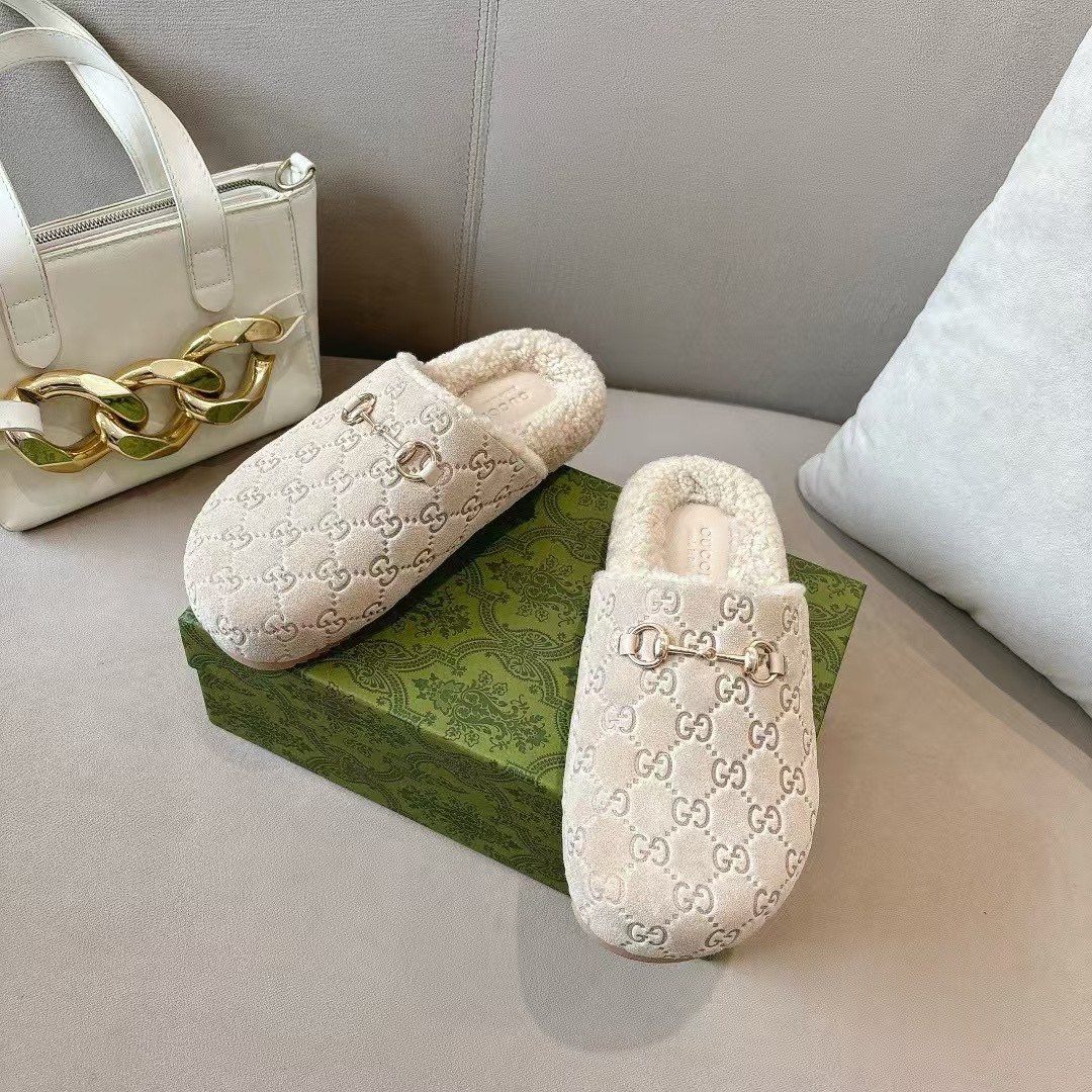 ua G*u*i cotton slippers
