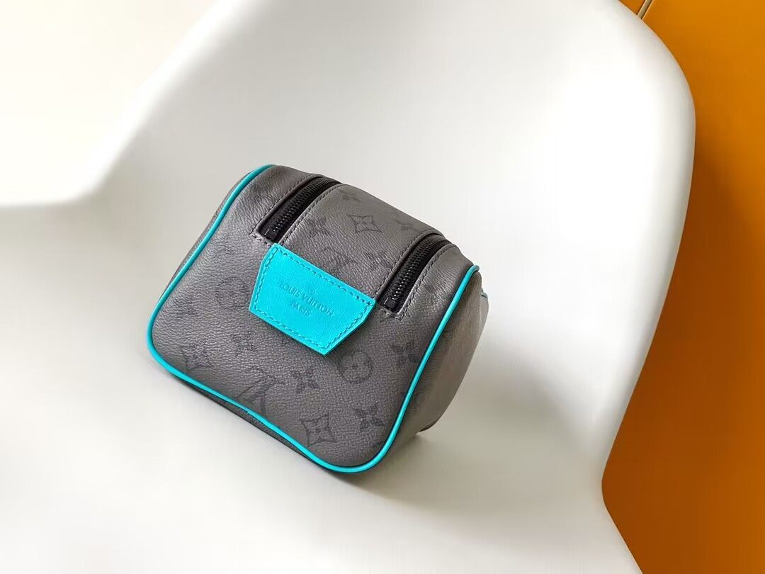 LV Dopp Kit Toiletry Bag M11482   28 x 15 x 16.5cm