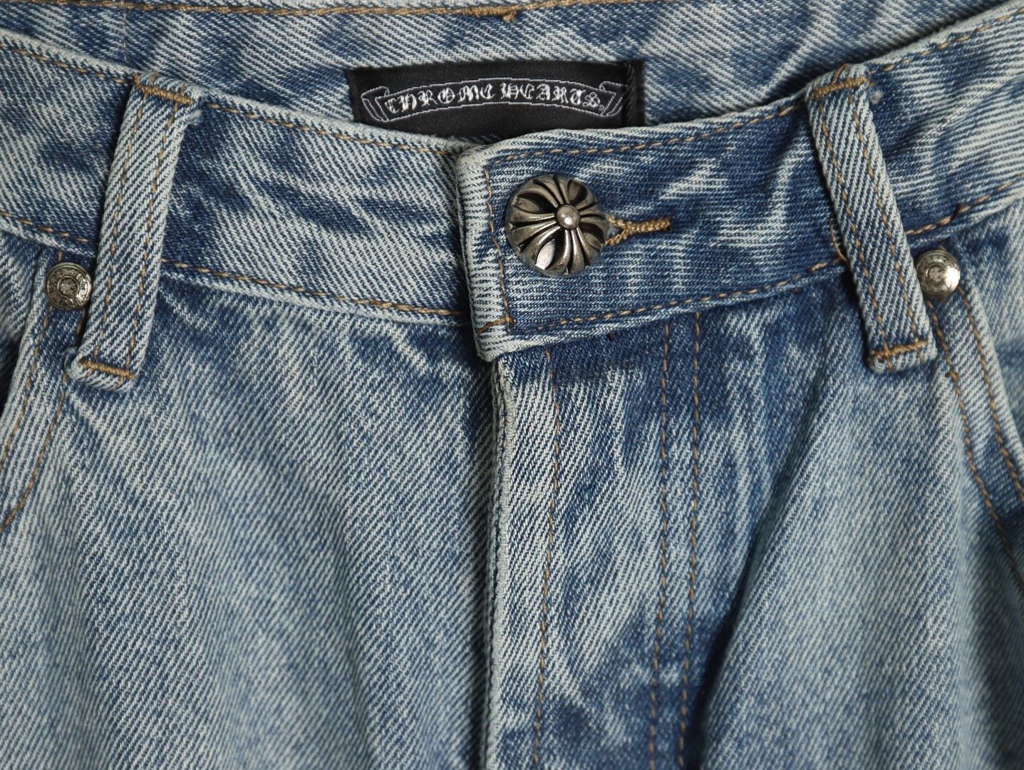 Ch**me He**ts jeans