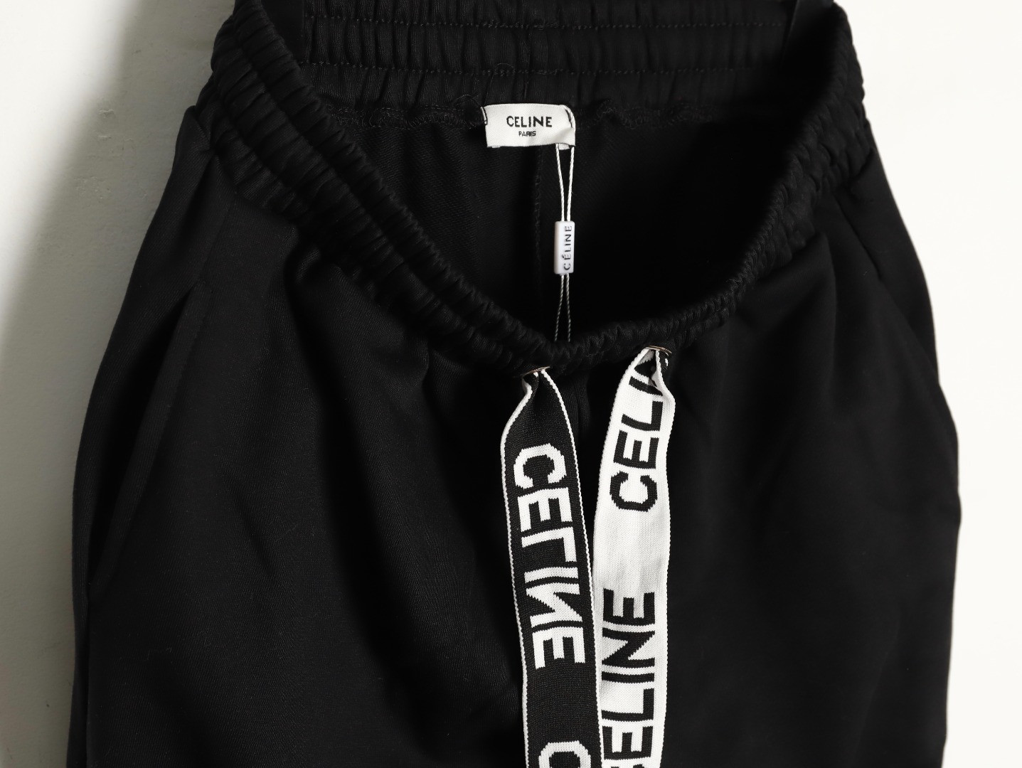 Ce**e pants suit