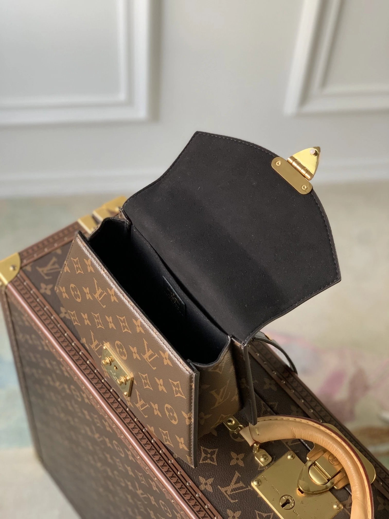 LV M46548
