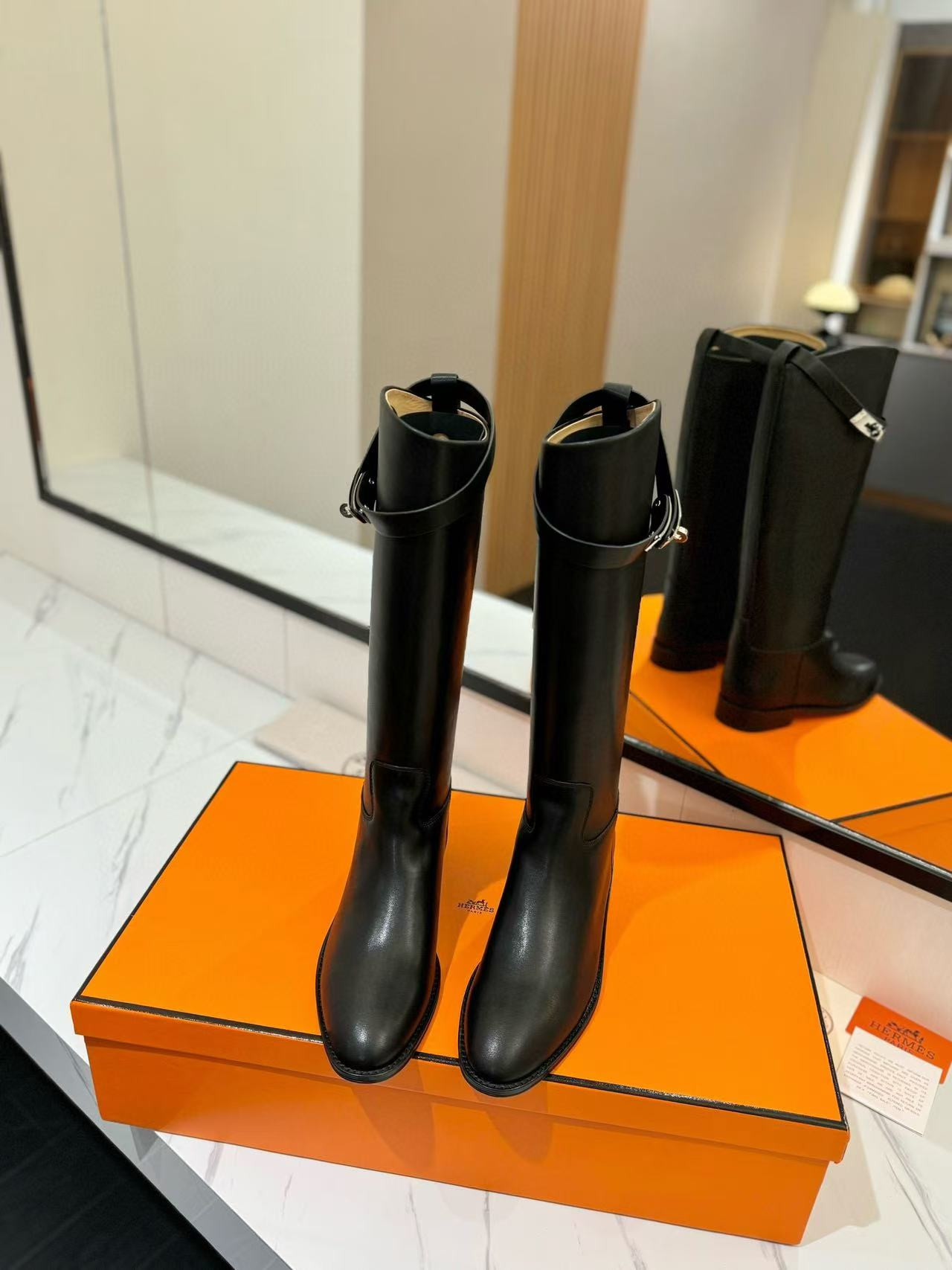 ua H**me5 jumping boots