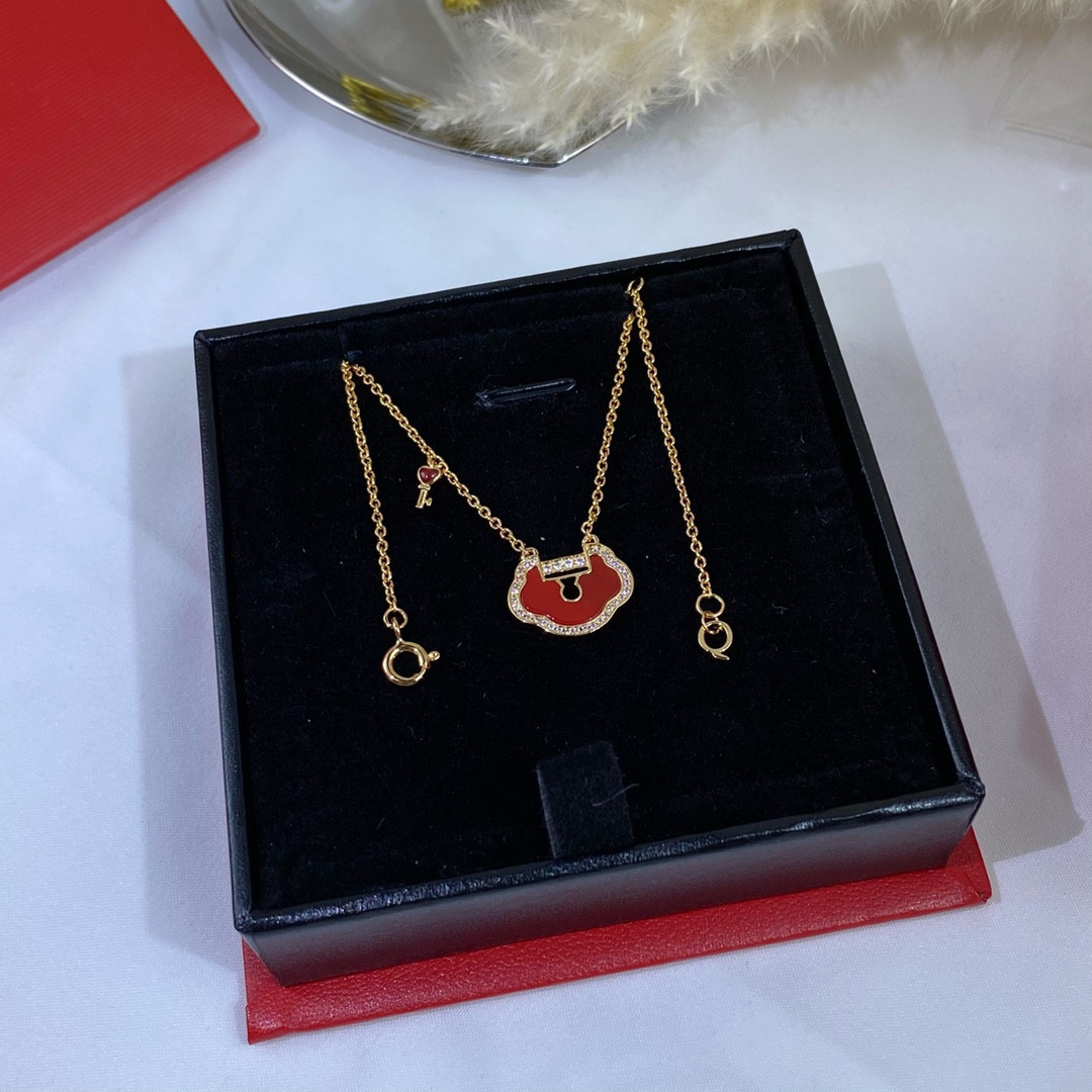 Qeelin Large Ruyi Lock Necklace