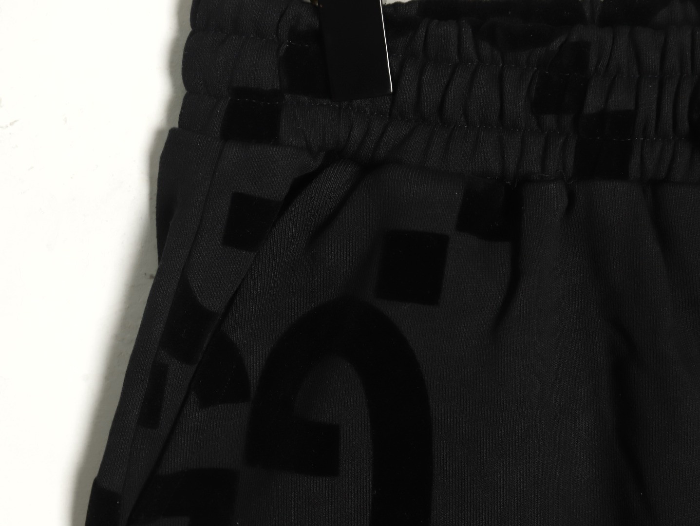 G*u*i 25ss shorts