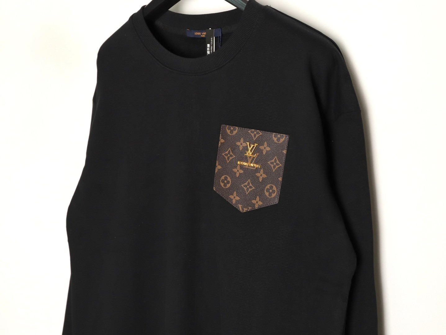 l0*is V*t0n hoodies