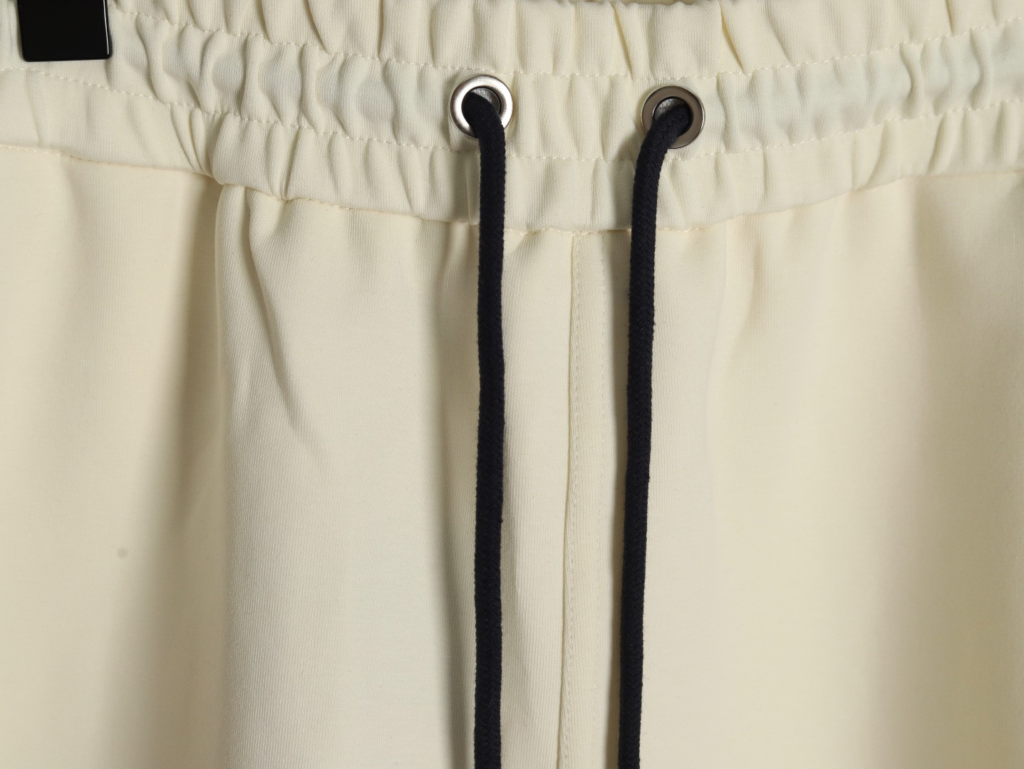 G*u*i 25ss shorts
