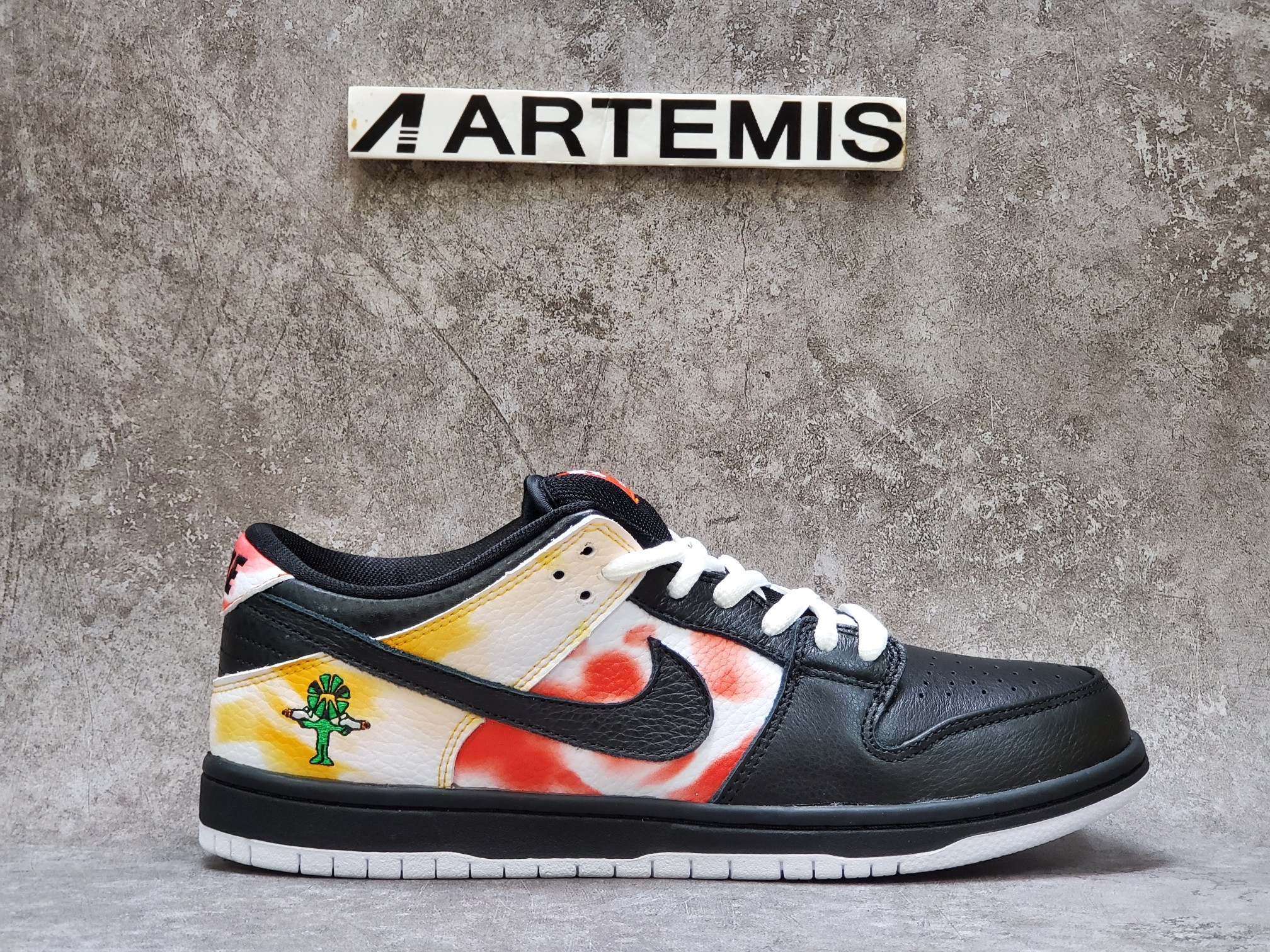 Nike SB Dunk Low
