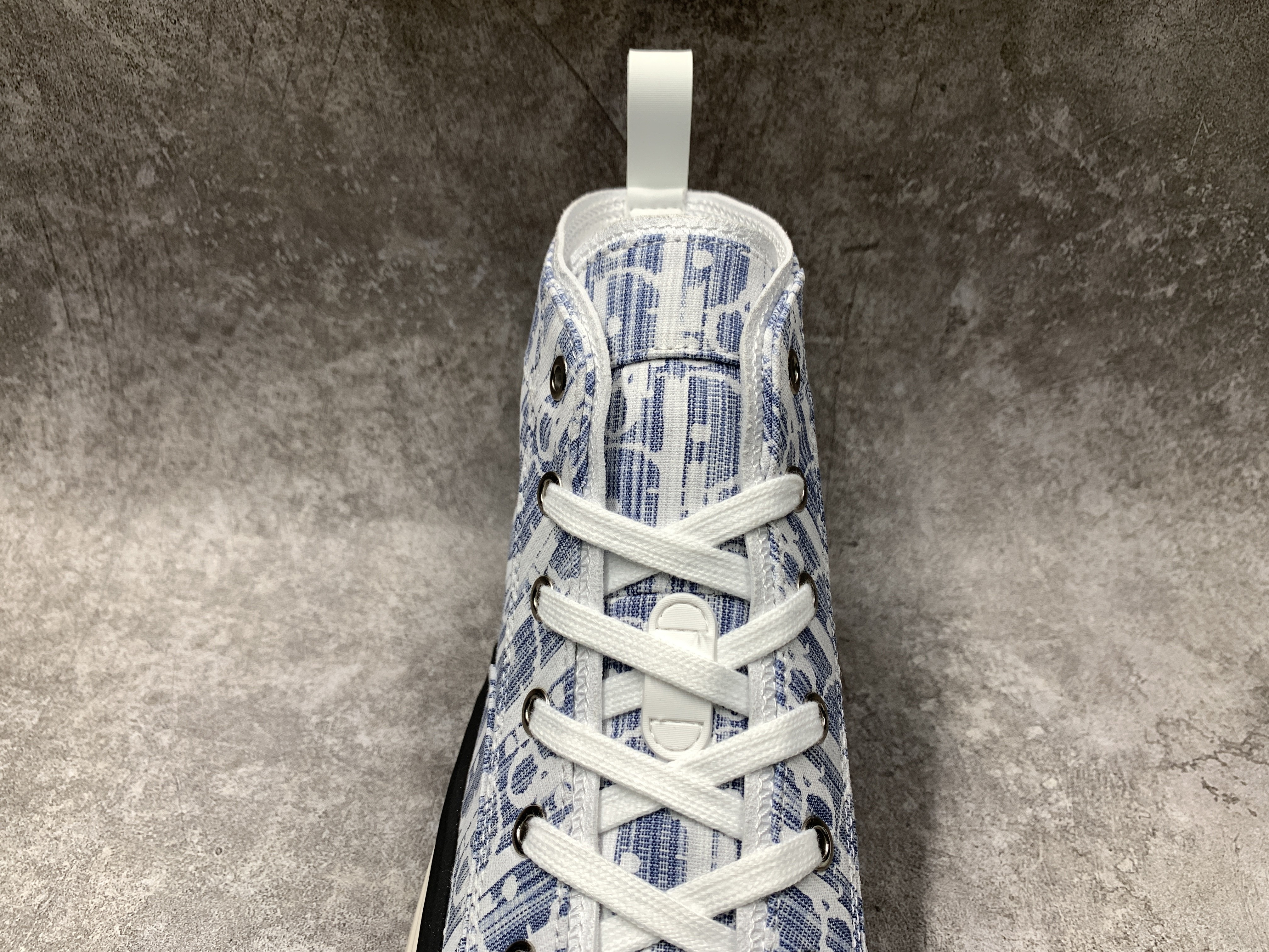 D*or b23 high blue