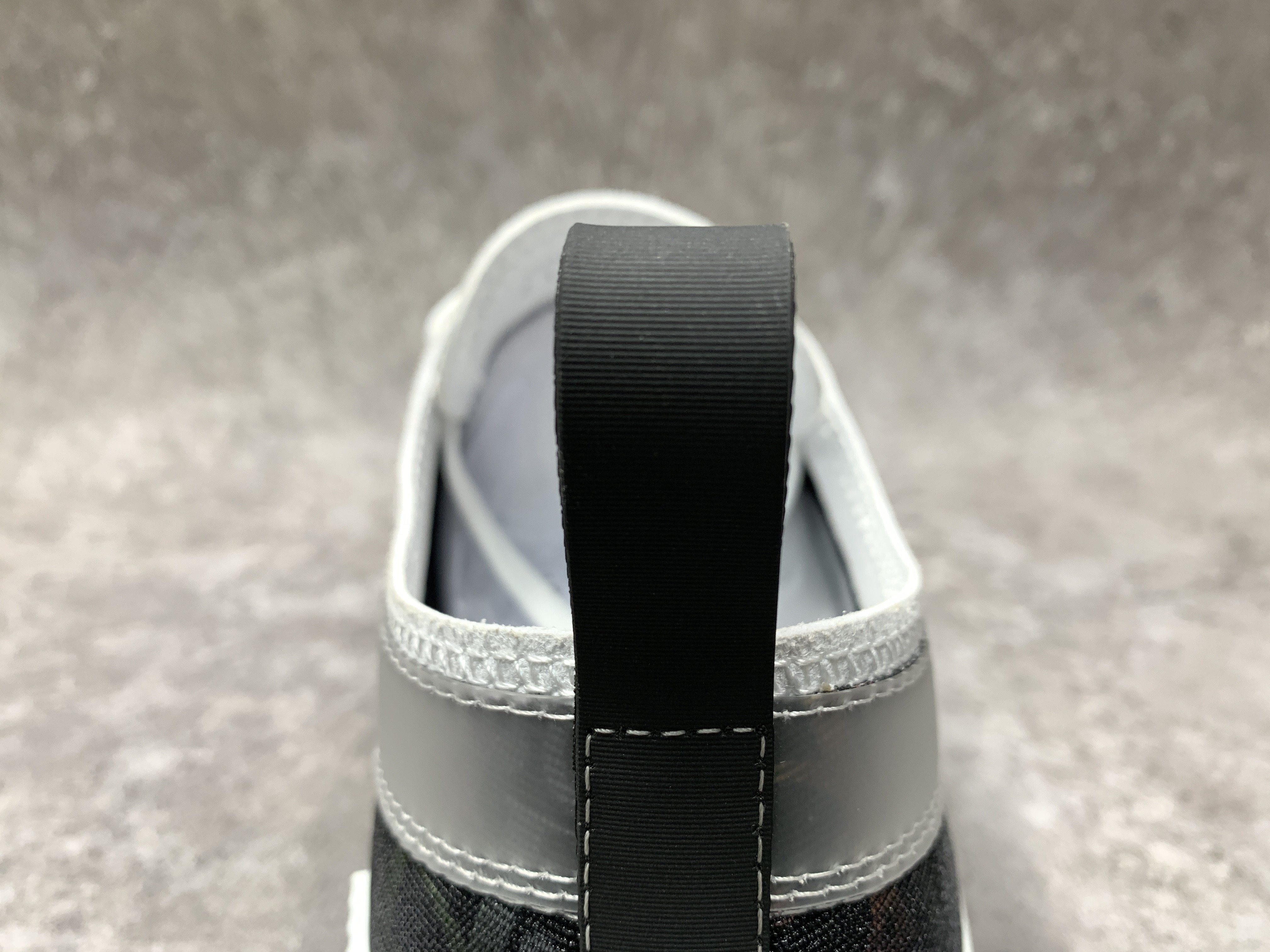 D*or b23 low blue black