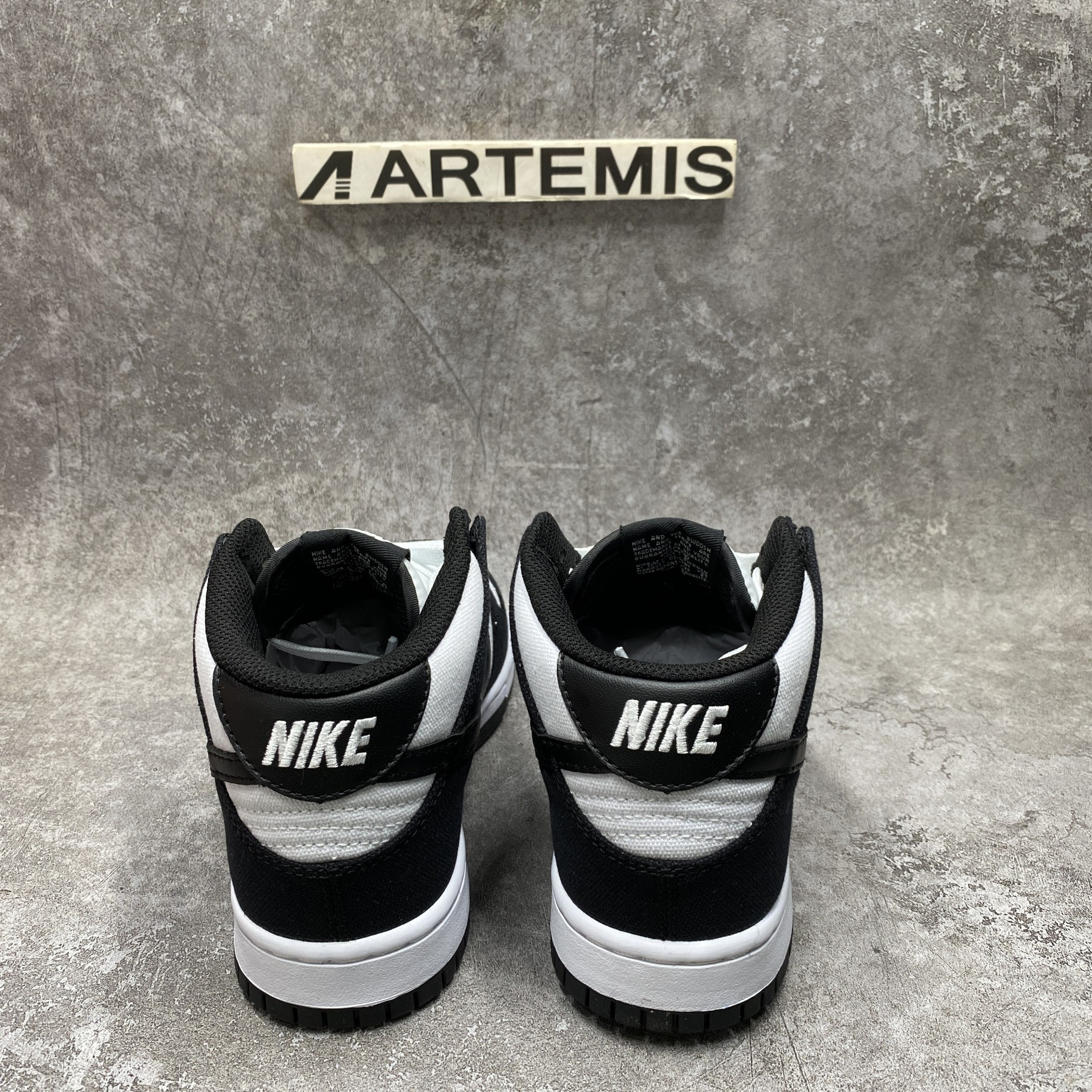 Nike Dunk Mid Panda