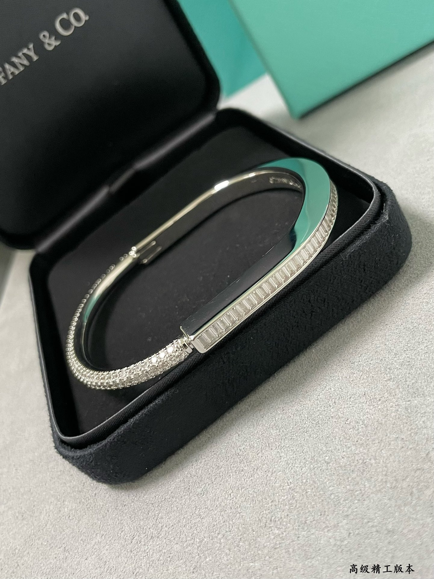 t*f*ny & co. t lock square Di*m*nd bracelet