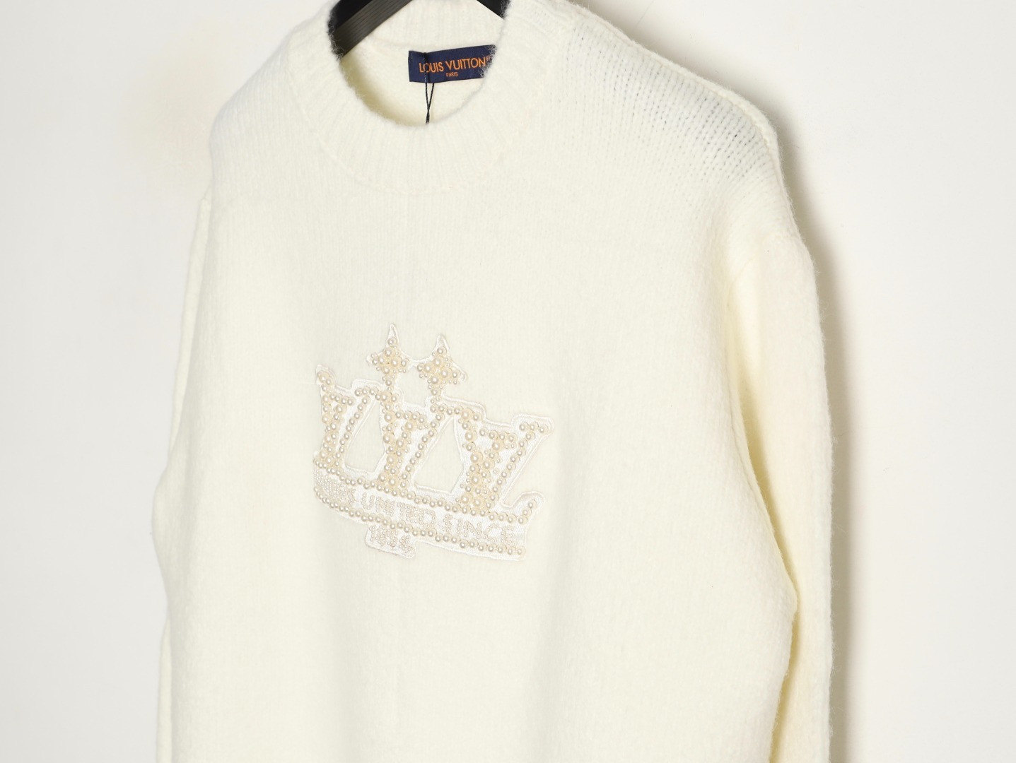 l0*is V*t0n lv knitting sweaters