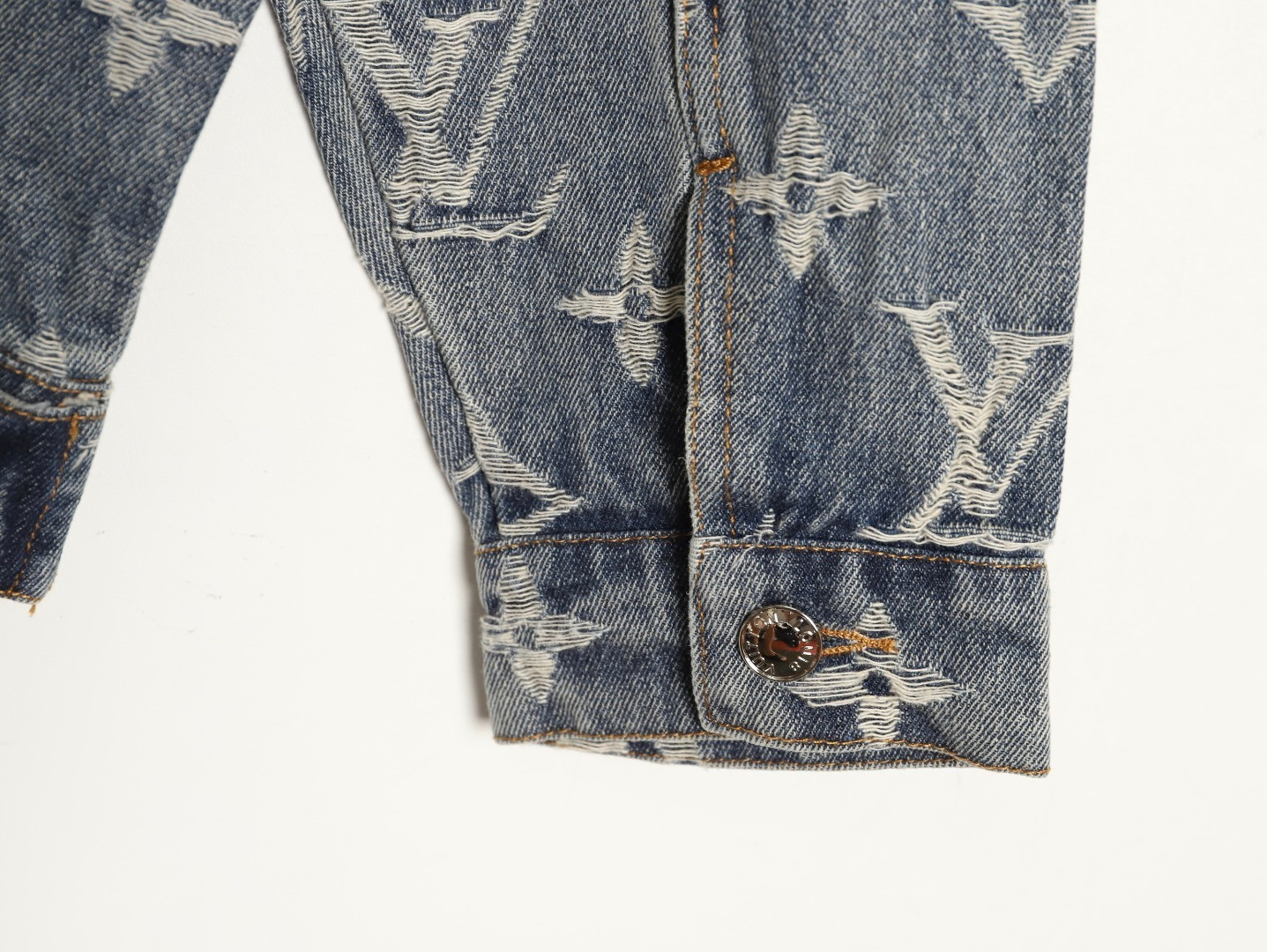 l0*is V*t0n denim jacket