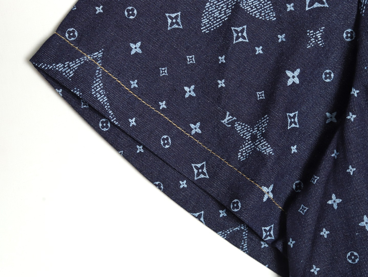 l0*is V*t0n lv short-sleeved shirts
