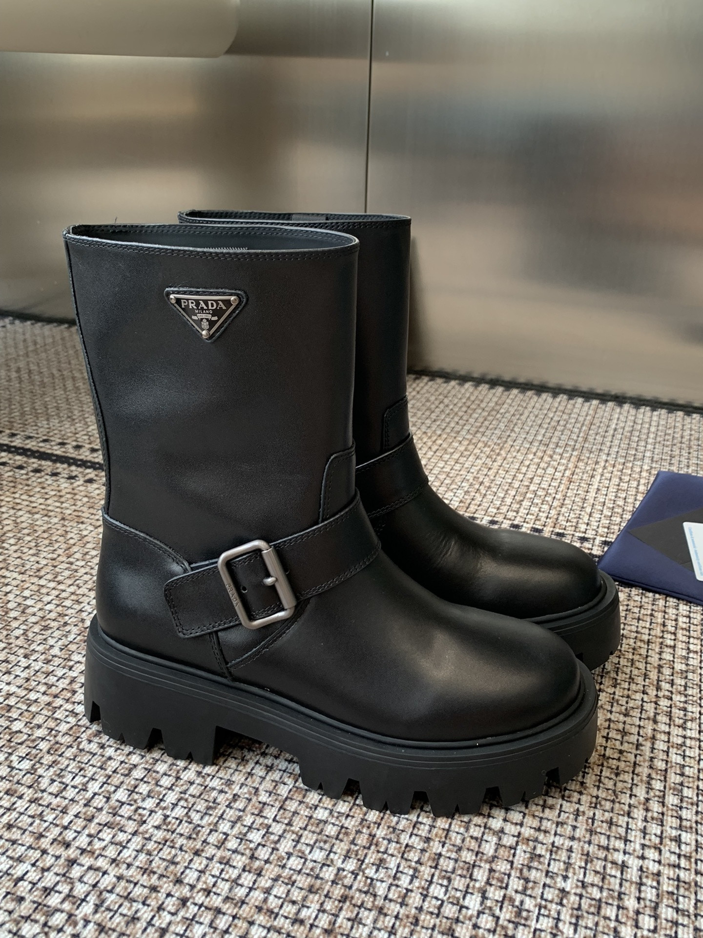 ua Pra*a boot