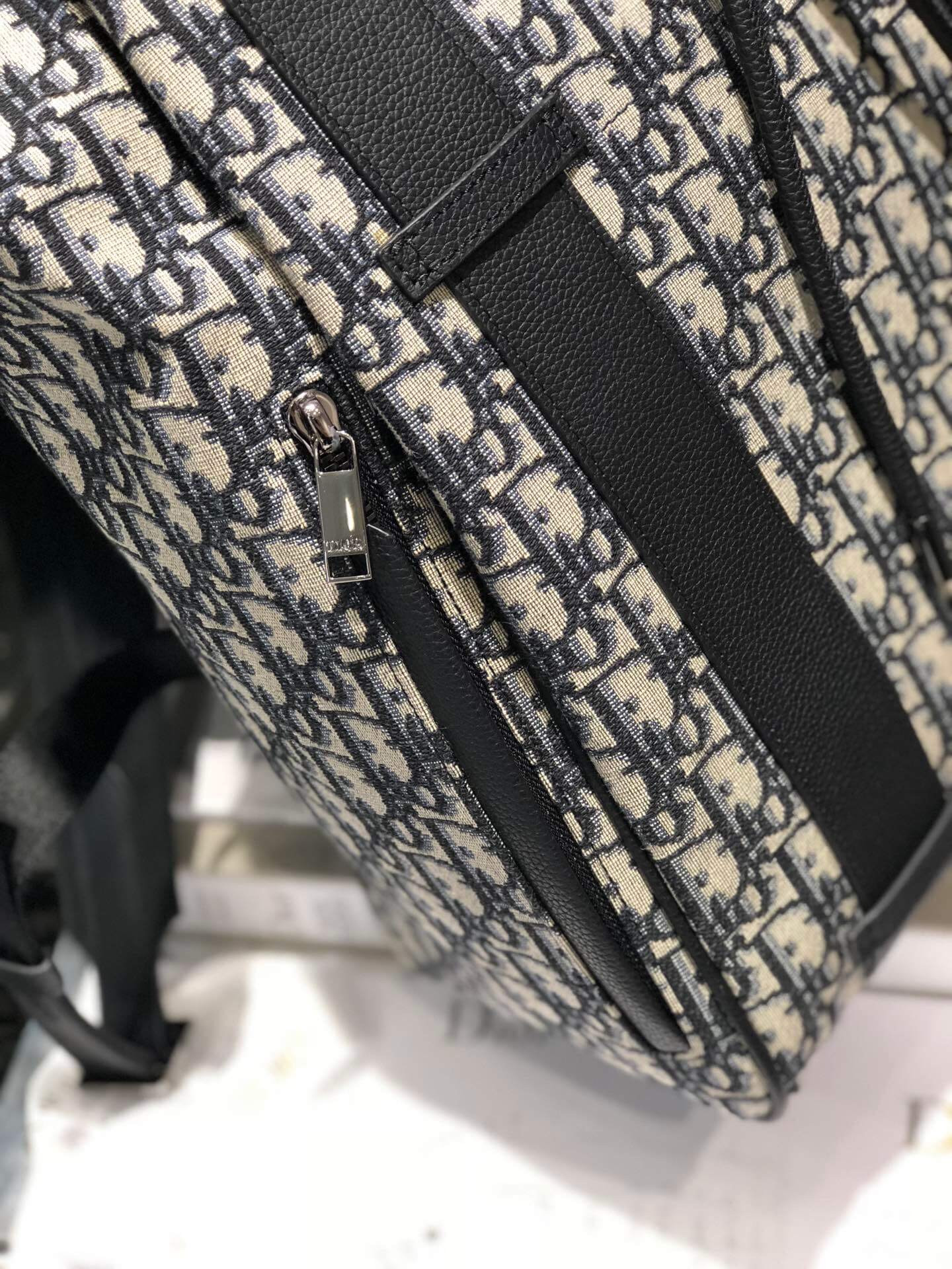 D*or backpack
