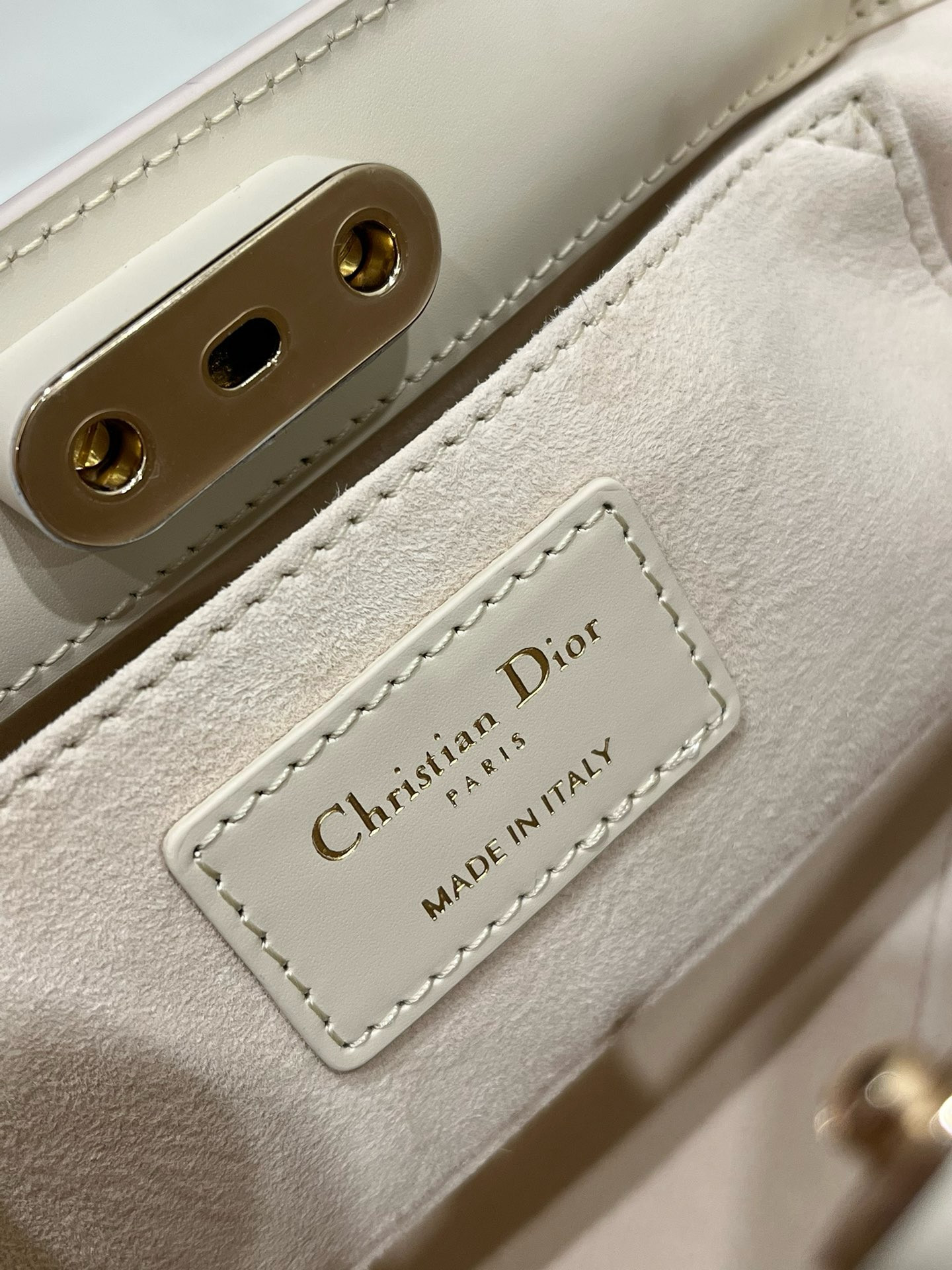 ch**an D*or small D*or key bag  8.5x5x4.5 in