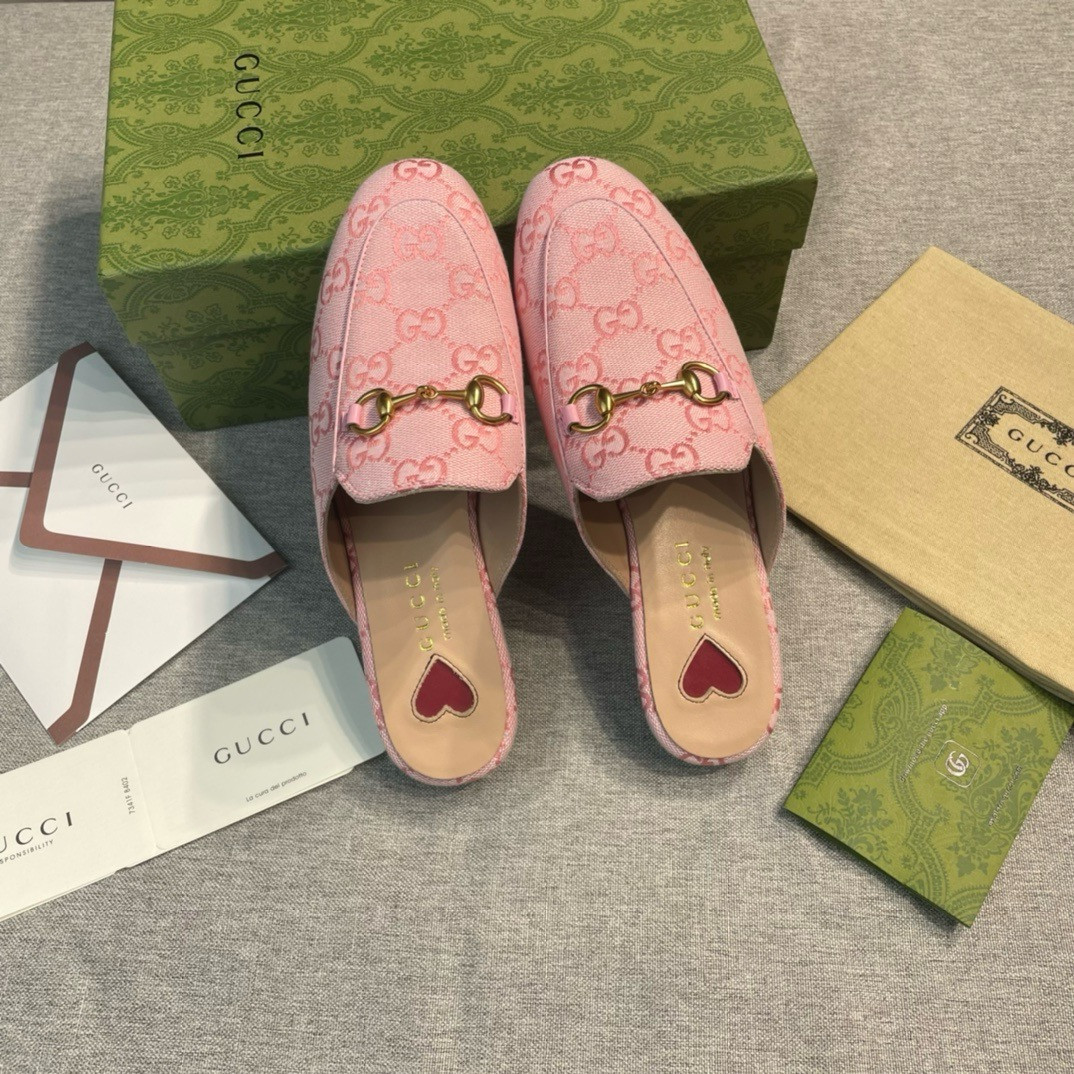 ua G*u*i princetown slipper
