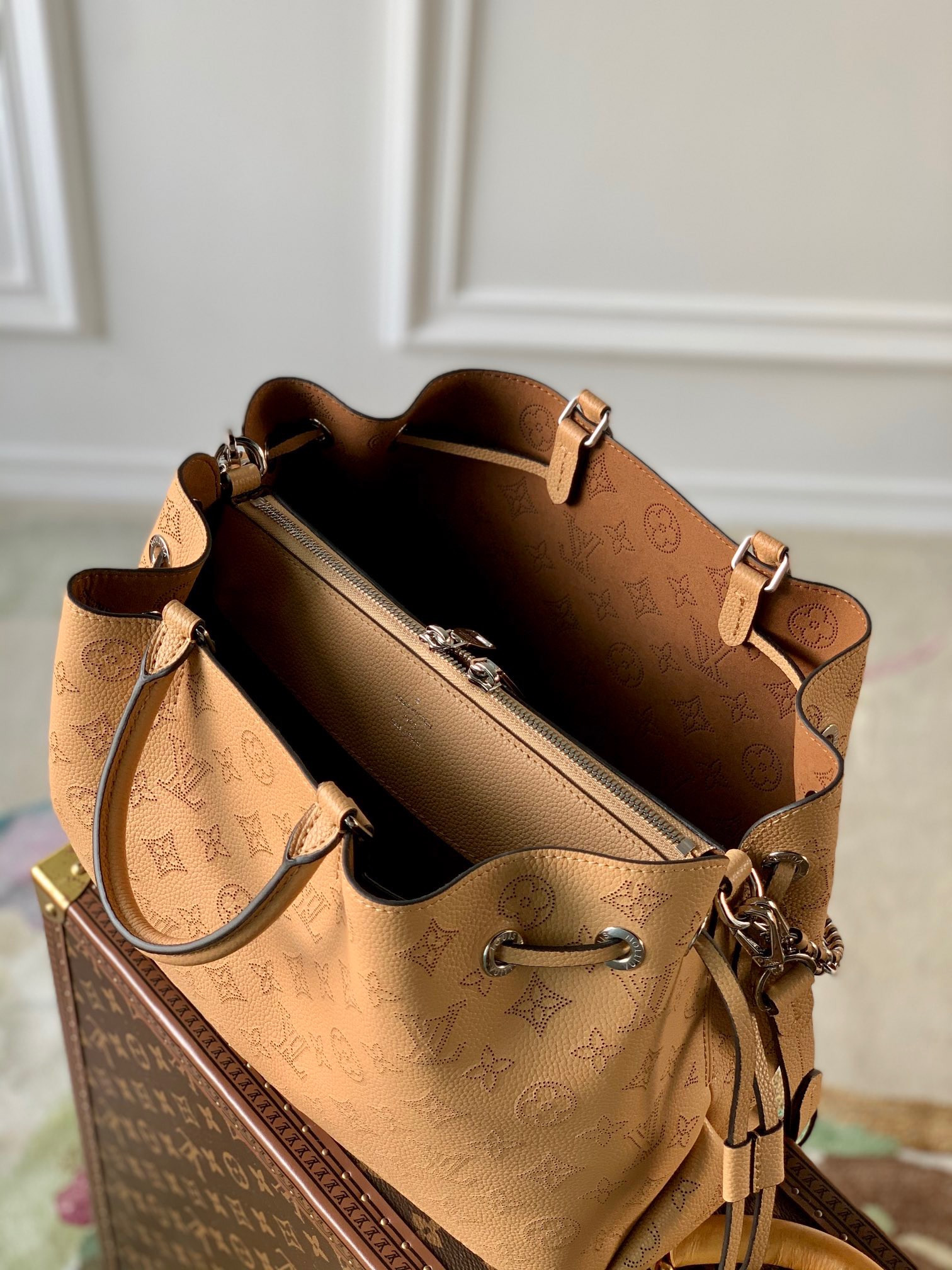 Bella tote M59655