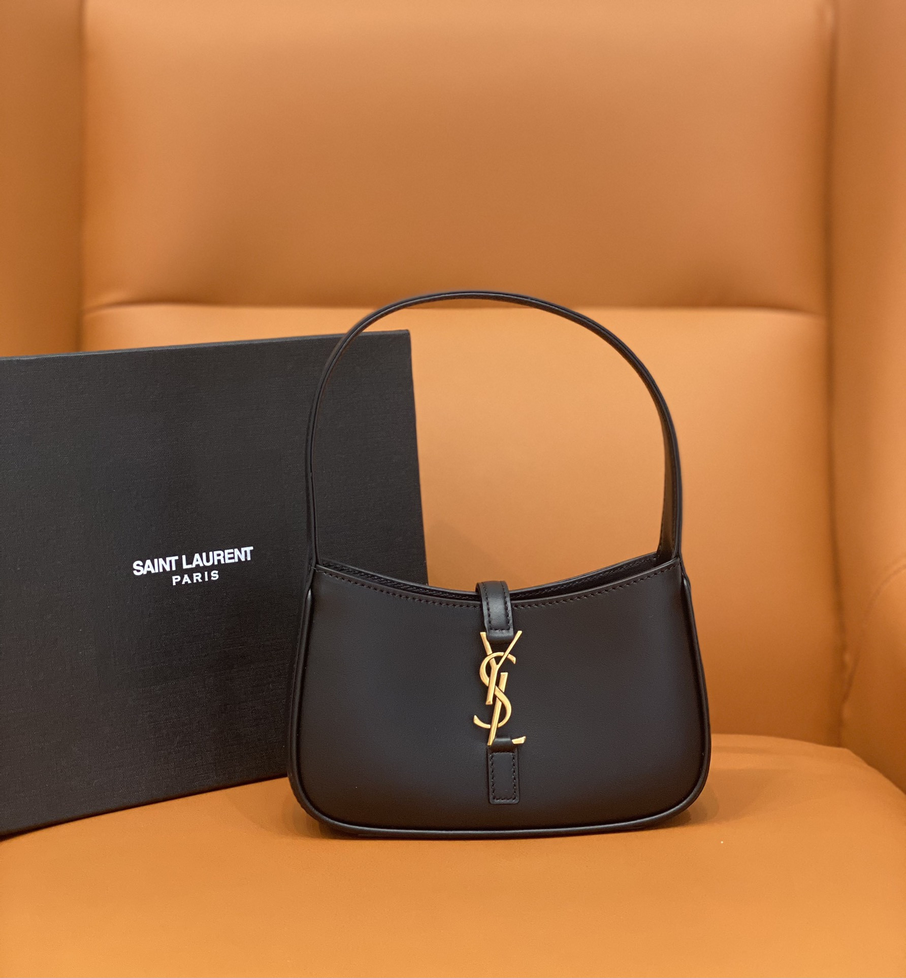 Y*L mini le 5 À 7 in smooth leather noir  19 x 11.5 x 4.5 cm