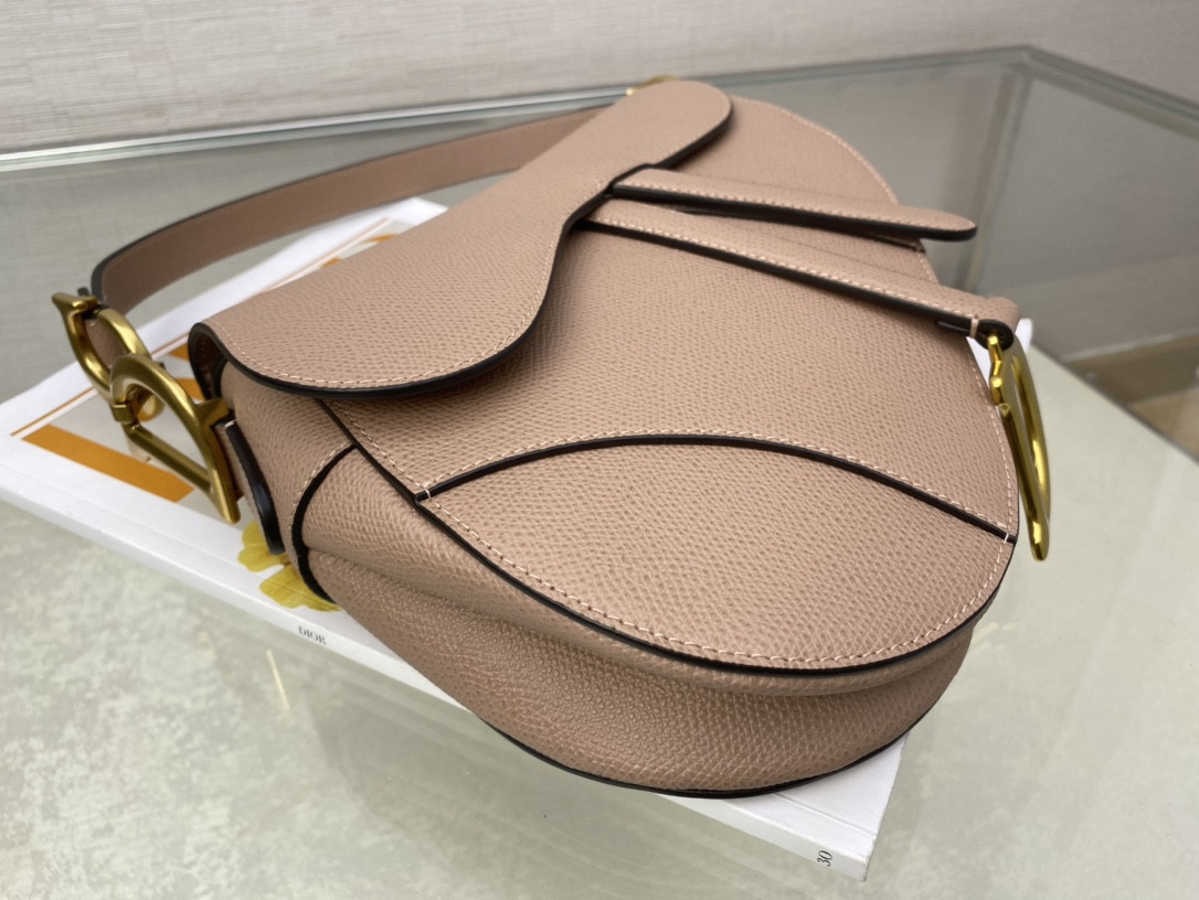 D*or saddle bag warm taupe grained calfskin 25.5x20x6.5cm
