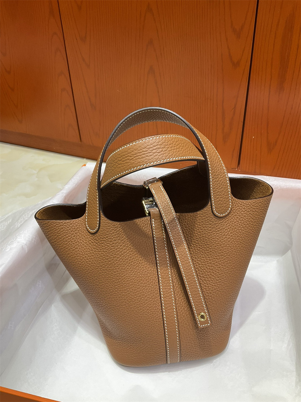 H**me5 picotin 18cm golden brown without original box