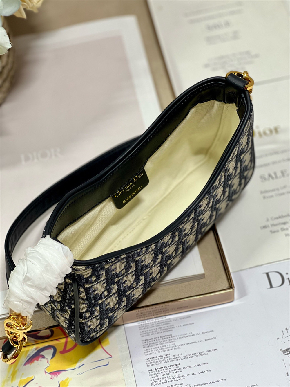D*or 30 montaigne avenue bag blue D*or oblique jacquard 22.5 x 12.5 x 6.5 cm