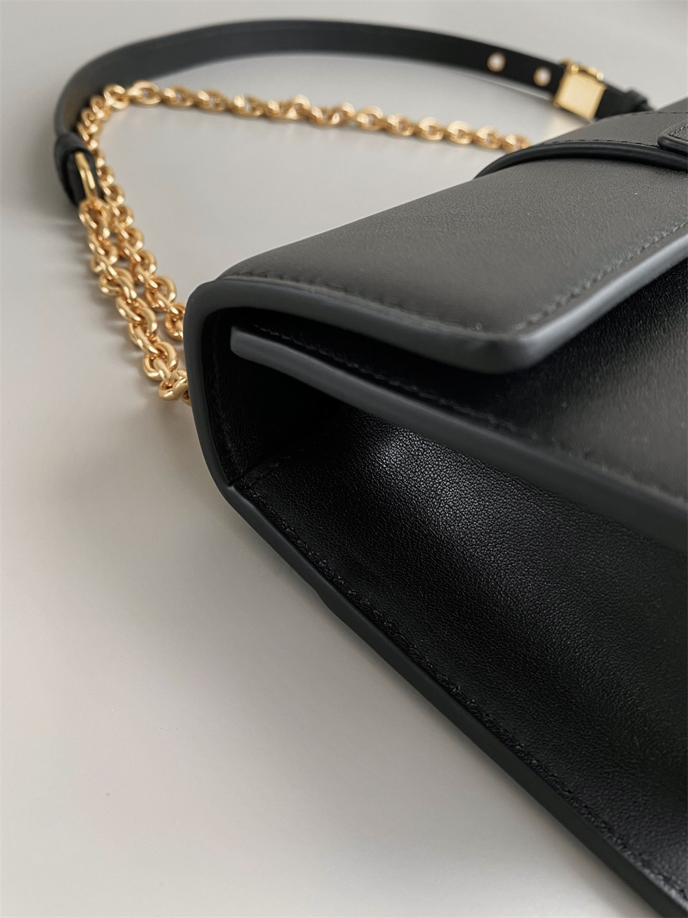 D*or 30 montaigne east-west bag with chain 21 x 12 x 6 cm / 8.5 x 4.5 x 2.5 inches